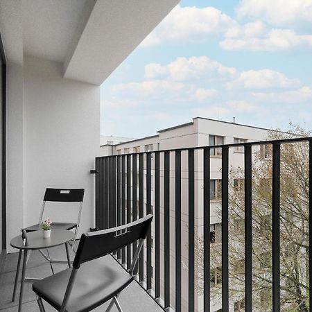 Spacious Apartment With Balcony By Rent Like Home 波兹南 外观 照片